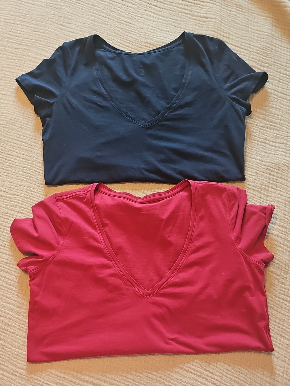 Bundle of 2 Lululemon V-Neck Love Tees — Navy & Red